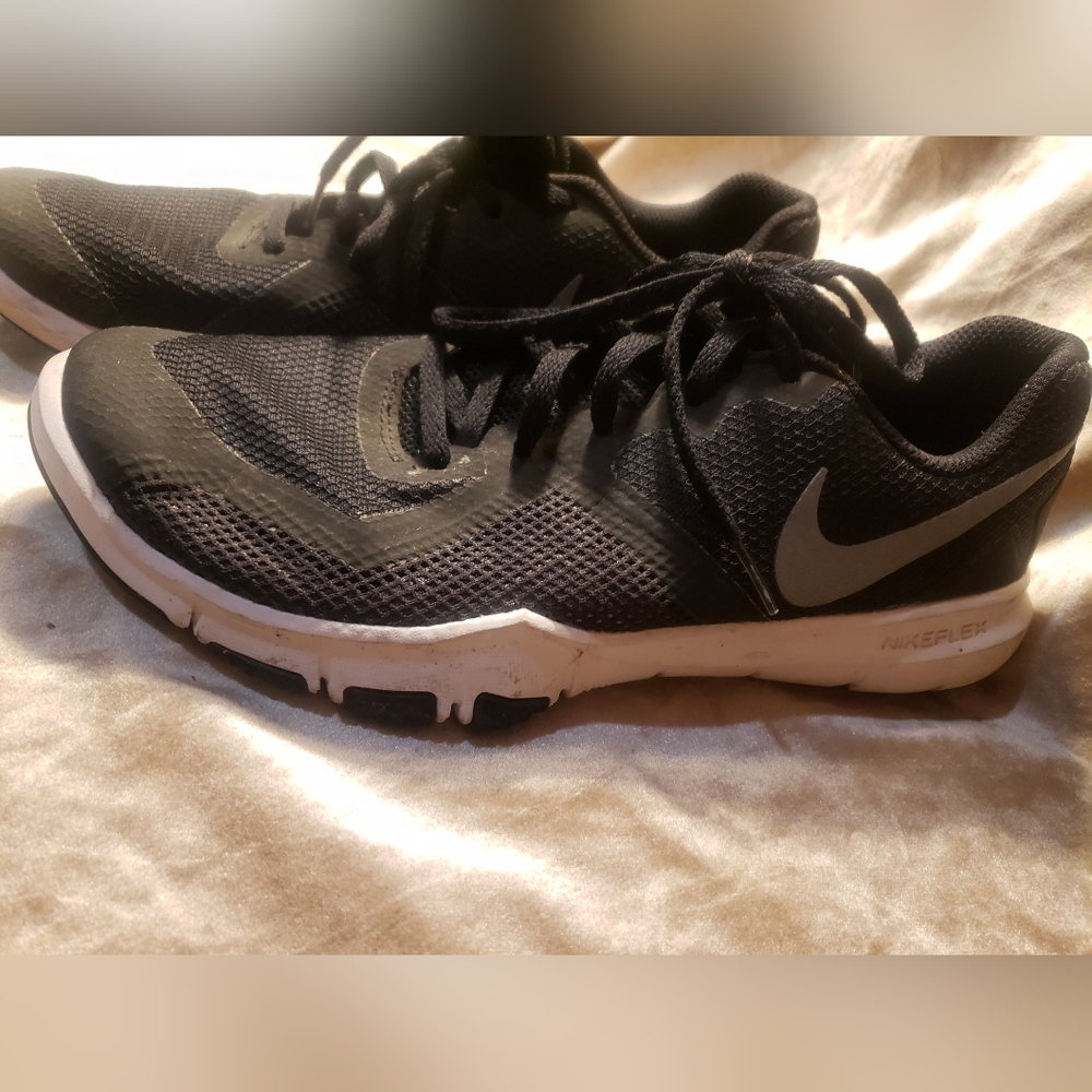 Classic Mens Nike Flex Control/Flex Experience 12 Mens Training Shoes Size 9